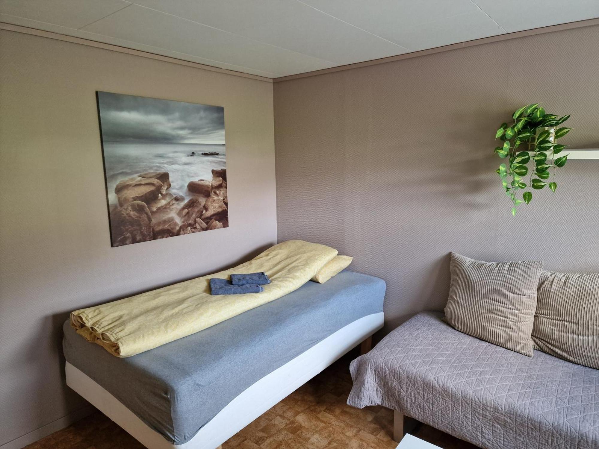Rom Sentralt I Sogndal Hostel Bagian luar foto