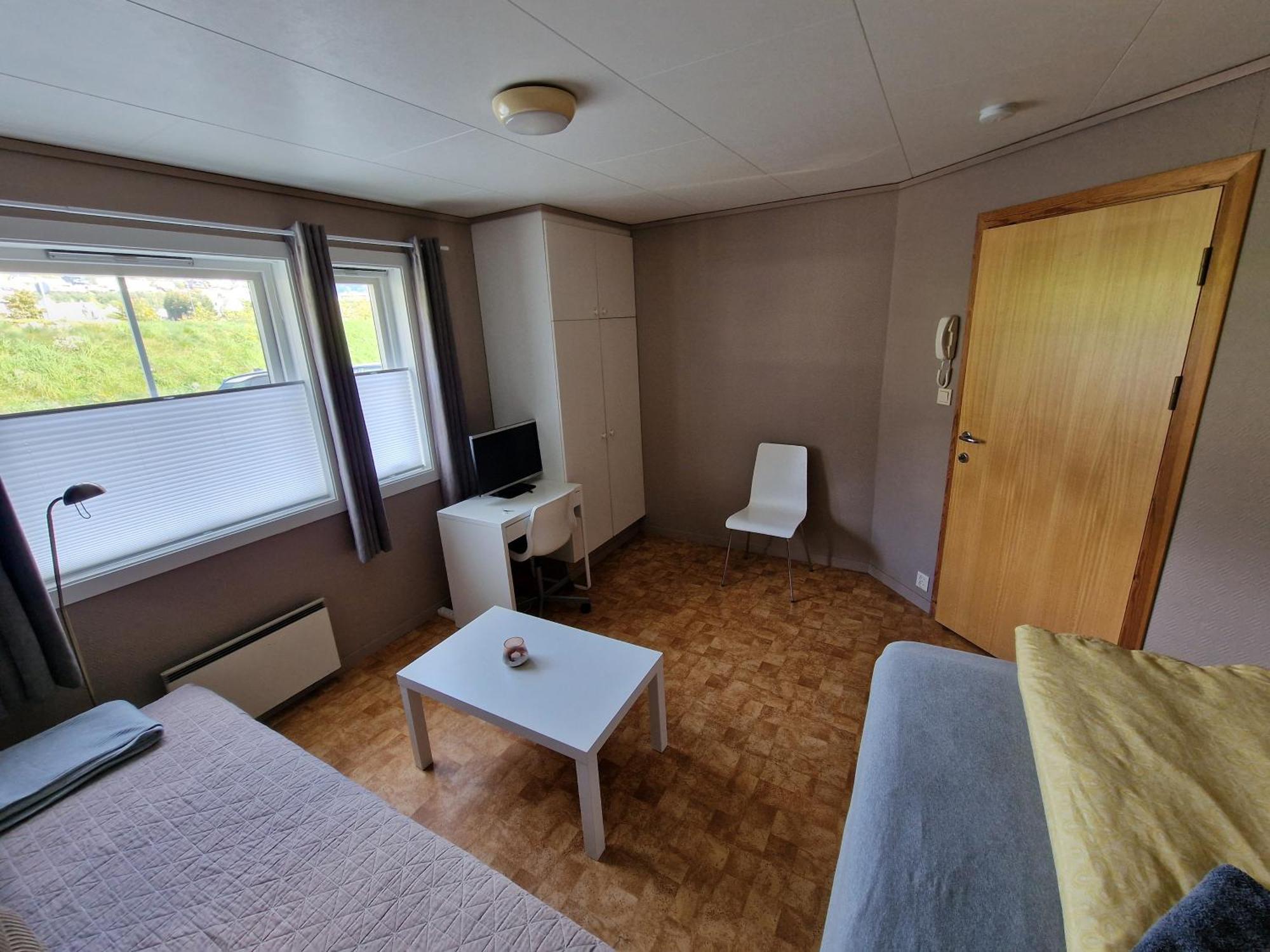 Rom Sentralt I Sogndal Hostel Bagian luar foto