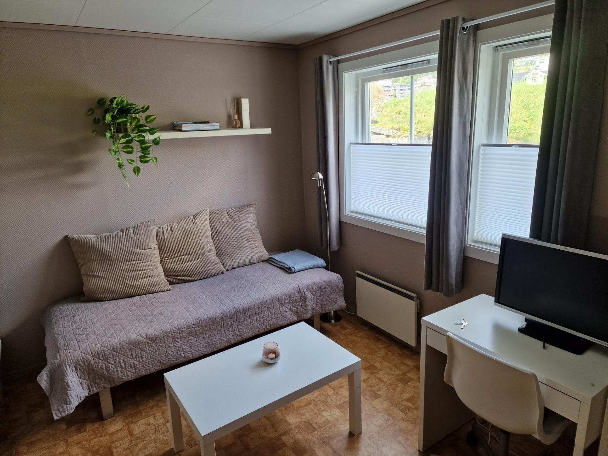 Rom Sentralt I Sogndal Hostel Bagian luar foto