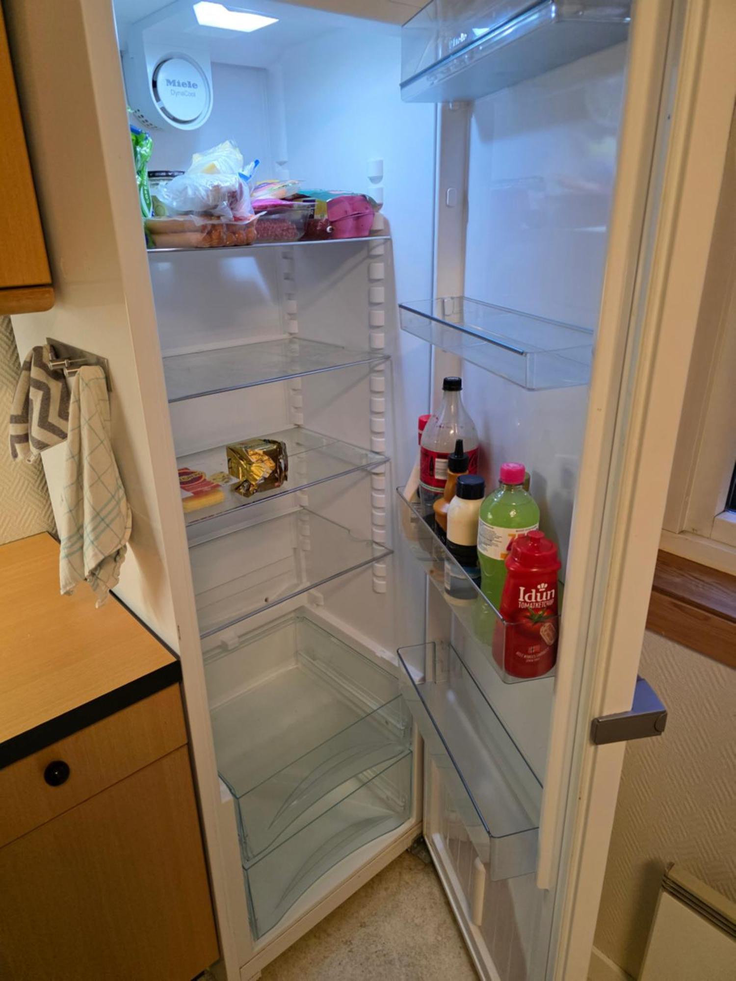 Rom Sentralt I Sogndal Hostel Bagian luar foto