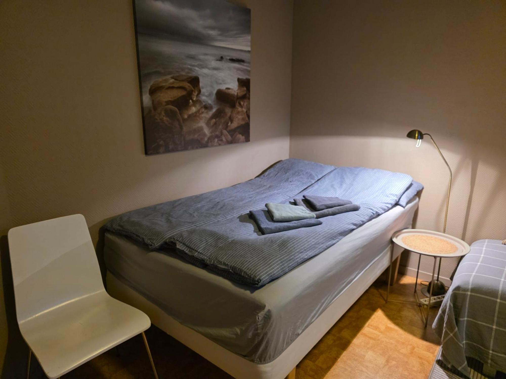 Rom Sentralt I Sogndal Hostel Bagian luar foto