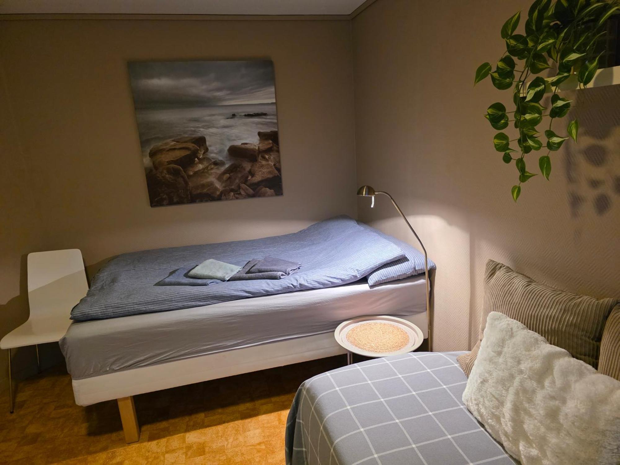 Rom Sentralt I Sogndal Hostel Bagian luar foto