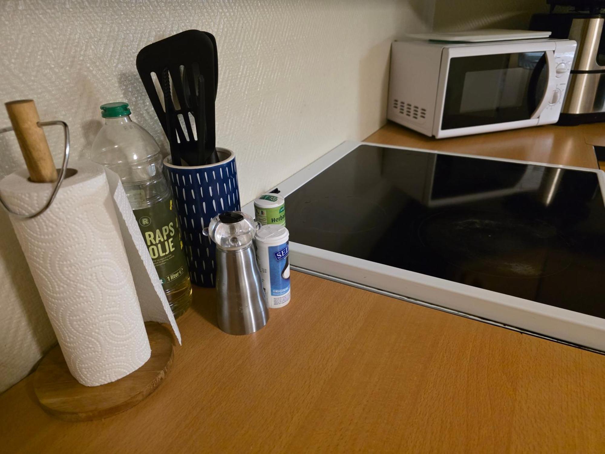 Rom Sentralt I Sogndal Hostel Bagian luar foto