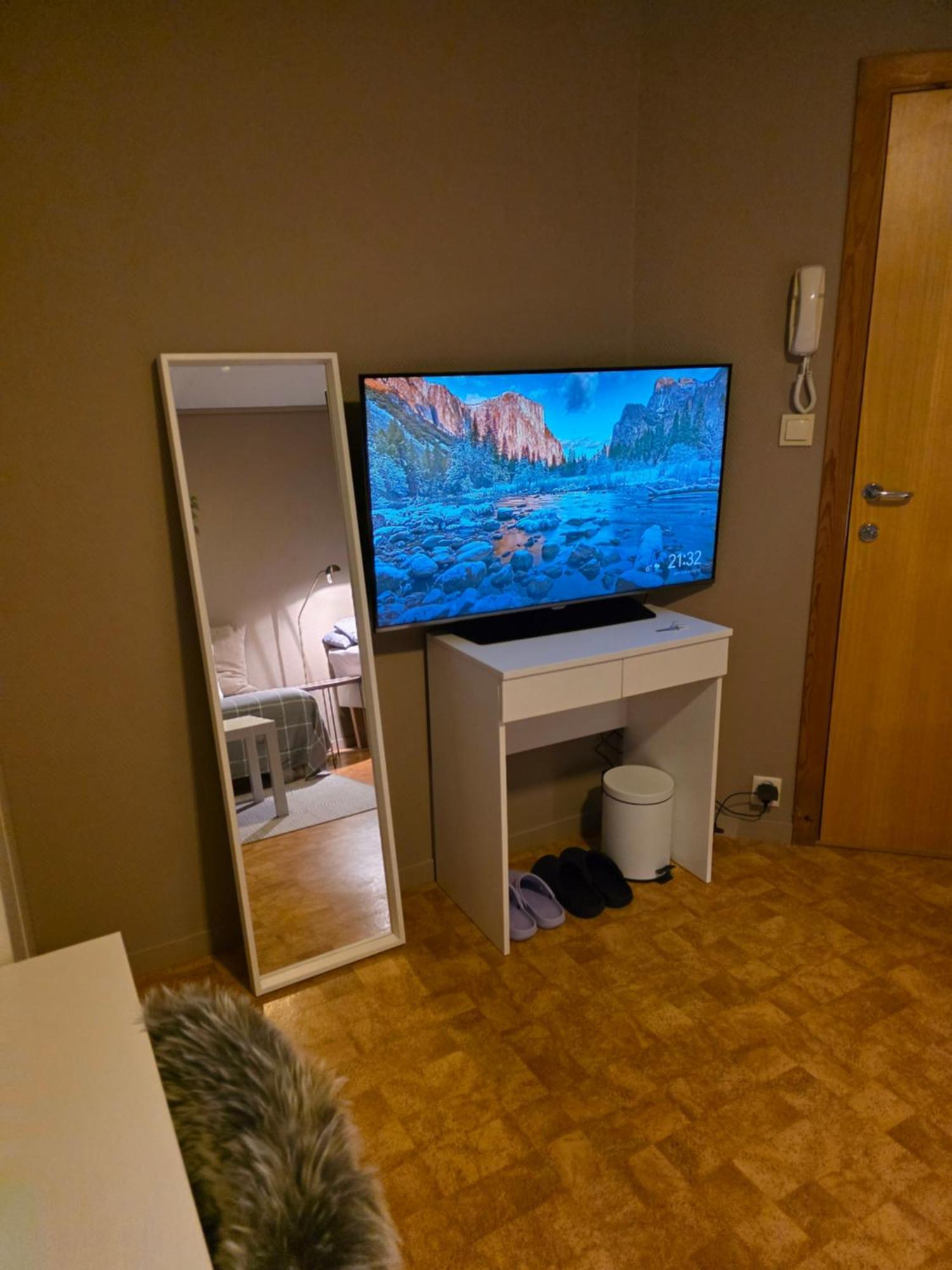 Rom Sentralt I Sogndal Hostel Bagian luar foto